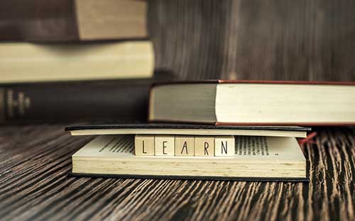 金斯頓大學(xué)室內(nèi)設(shè)計(jì)怎么樣，留學(xué)條件是什么